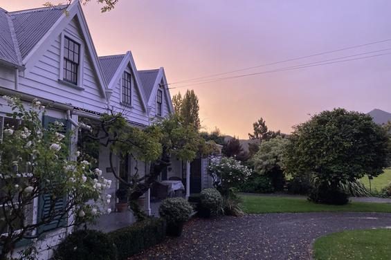 Relaxing rural accommodation setting in Tuamarina, Marlborough