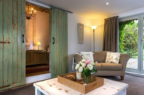 Scenic accommodation location near Blenheim and Picton